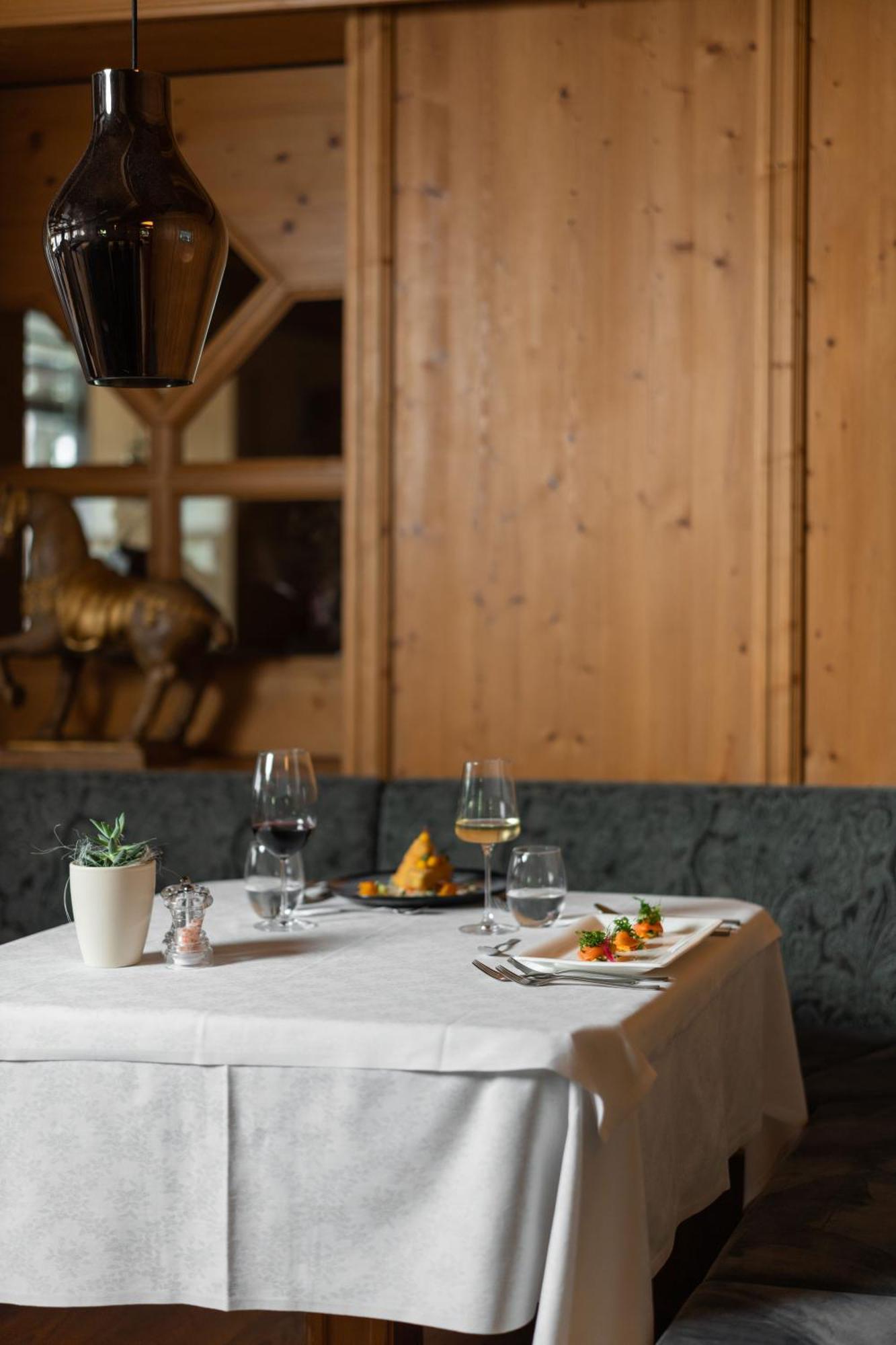 Ferien & Wellnesshotel Windschar Brunico Exterior photo